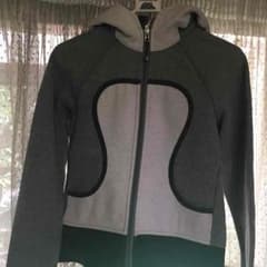 sen様専用  ルルレモン  lululemon フーディー サイズ4 パーカーのサムネイル
