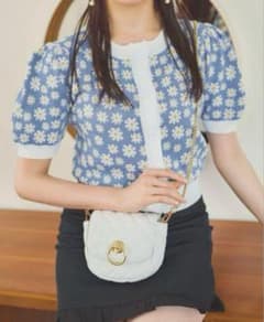 【タグ付き未使用】 GRL 花柄ニットカーディガン　ショート丈のサムネイル