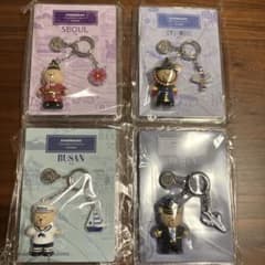 韓国　スターバックス　 ベアリスタ キーチェーン 4個セットのサムネイル