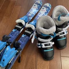 子供用スキーとブーツセットのサムネイル