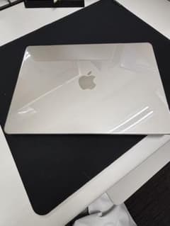 Macbook Air 13インチ M3 スターライトのサムネイル