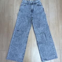 Bershka 90's ワイドレッグデニム グレーのサムネイル