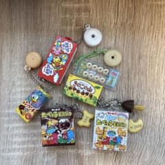ガチャガチャ お菓子 ミニチュアのサムネイル
