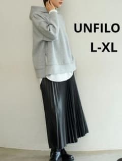 美品【野呂佳代さん着用】フェイクレザー プリーツスカートLLブラックのサムネイル