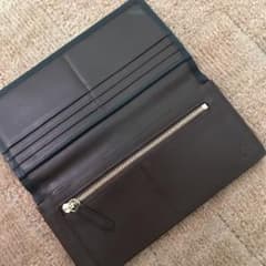 土屋鞄の長財布のサムネイル