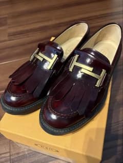 TOD'S バーガンディ フリンジ付きローファー　37 TOD'S バーガンディ フリンジ付きローファー 37 - メルカリ