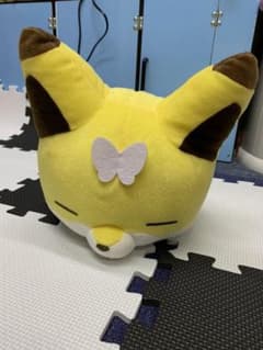 タヌキとキツネ めちゃでかいぬいぐるみ キツネのサムネイル