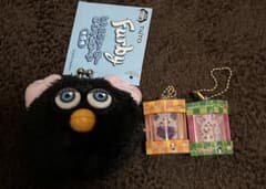 ファービー　レトロファービー　がまぐちポーチ　ガチャ　パッケージ