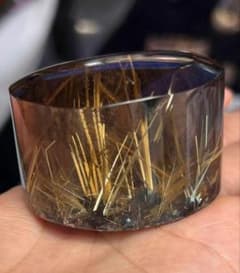 極上 ルチルクォーツ 原石 置物 木製台座付 - メルカリ