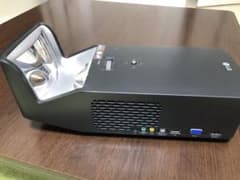 LG 超短焦点プロジェクターのサムネイル