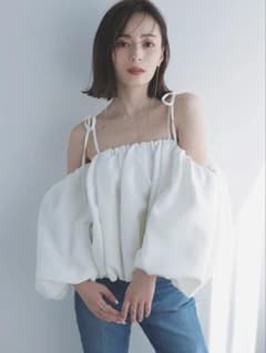 anuans ボリュームバルーントップス(white)のサムネイル