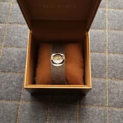 GUCCI　腕時計のサムネイル