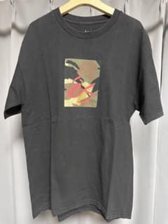 【es skatebording】エス　Tシャツのサムネイル