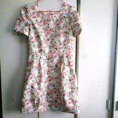 miraiさん専用 アプワイザーリッシュ 花柄ワンピースのサムネイル