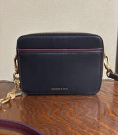 CHARLES & KEITH ショルダーバッグのサムネイル