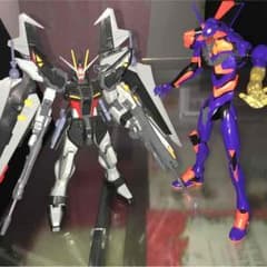 ガンダム、エヴァンゲリオン プラモデル完成品のサムネイル