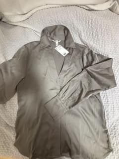 ⭐︎新品未使用⭐︎H&M サテンシャツ 長袖 グレージュ XSのサムネイル