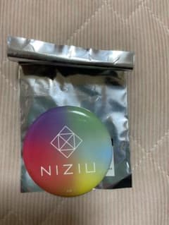 NiziU缶バッジのサムネイル