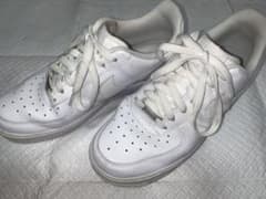 Nike Air Force 1のサムネイル