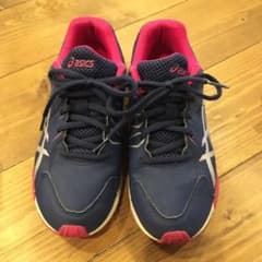 asics  アシックス　スニーカー　22.5cmのサムネイル