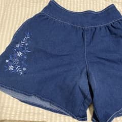 刺繍入りダークブルーショートパンツのサムネイル