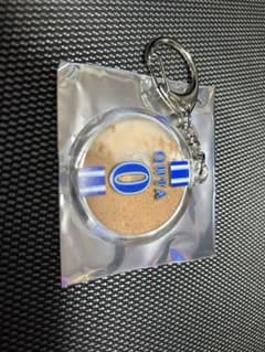 ベイスターズ2023年ファンフェス限定グッズ！マウンド砂入りキーホルダー太田選手のサムネイル