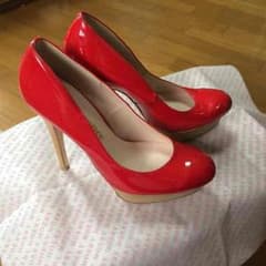赤ヒールのサムネイル