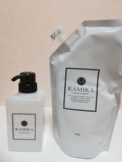 カミカ 黒髪クリームシャンプー KAMIKA 600gと詰め替えボトル1本のサムネイル