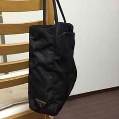 値下げしました  プラダ ハンドバック 無地 ブラック系のサムネイル