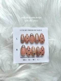ハンドメイド ネイルチップのサムネイル