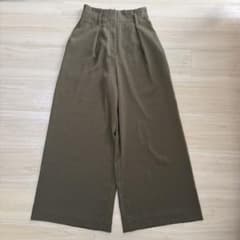 ハイウエスト ワイドパンツ カーキ　スラックス