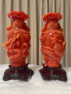 オレンジ色の彫刻花瓶 2点セットのサムネイル
