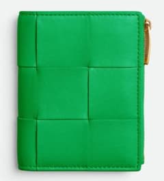 【りゅう様専用】BOTTEGA VENETA 折りたたみ財布のサムネイル