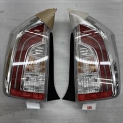 新品☆安心のトヨタ純正☆ZVW30系 プリウス☆後期 純正LEDテールランプ 