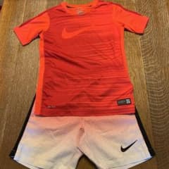 NIKE ナイキ　130㎝のサムネイル
