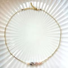 ハンドメイド　淡水パール　ビーズ　ゴールド　ネックレス　アクセサリーのサムネイル