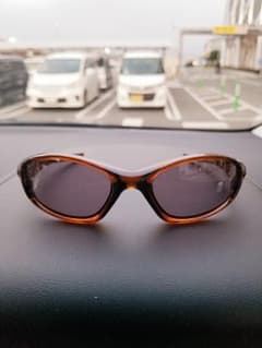 OAKLEYオークリーサングラス、スキー、サイクリング、アウトドア、ドライブのサムネイル