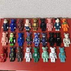 ベアブリック　100% まとめ売りのサムネイル