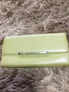 ジバンシー長財布のサムネイル