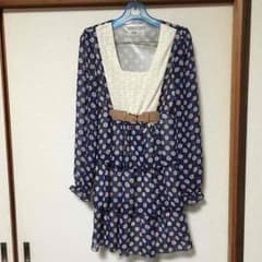 花柄ワンピースのサムネイル