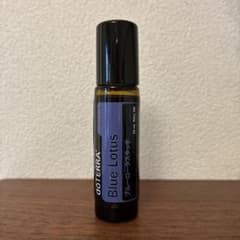 ドテラ doTERRA 限定 ブルーロータスタッチ ロールオン - メルカリ