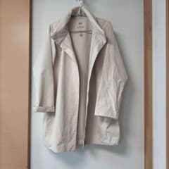 UNIQLO 薄手のスタンドカラージャケット　薄いピンクっぽい ベージュのサムネイル