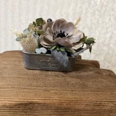 ち*し様 フラワーアレンジメント⭐︎造花⭐︎ブリキ缶のサムネイル