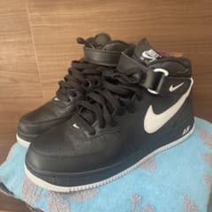 Nike Air Force 1 ブラック/ホワイト ハイカットのサムネイル