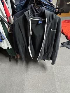 NIKE ジップアップロングTシャツのサムネイル