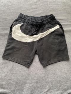 Nike グレー ショートパンツ Mサイズのサムネイル