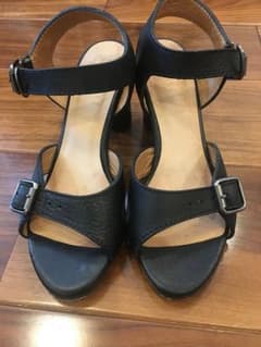 MARGARET HOWELL 黒サンダルのサムネイル