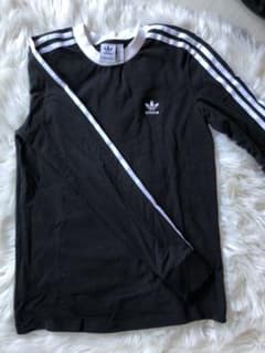 adidas アディダスのサムネイル