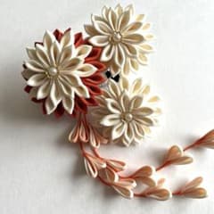 つまみ細工 髪飾りのサムネイル