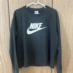 NIKEブラックトレーナー Mのサムネイル